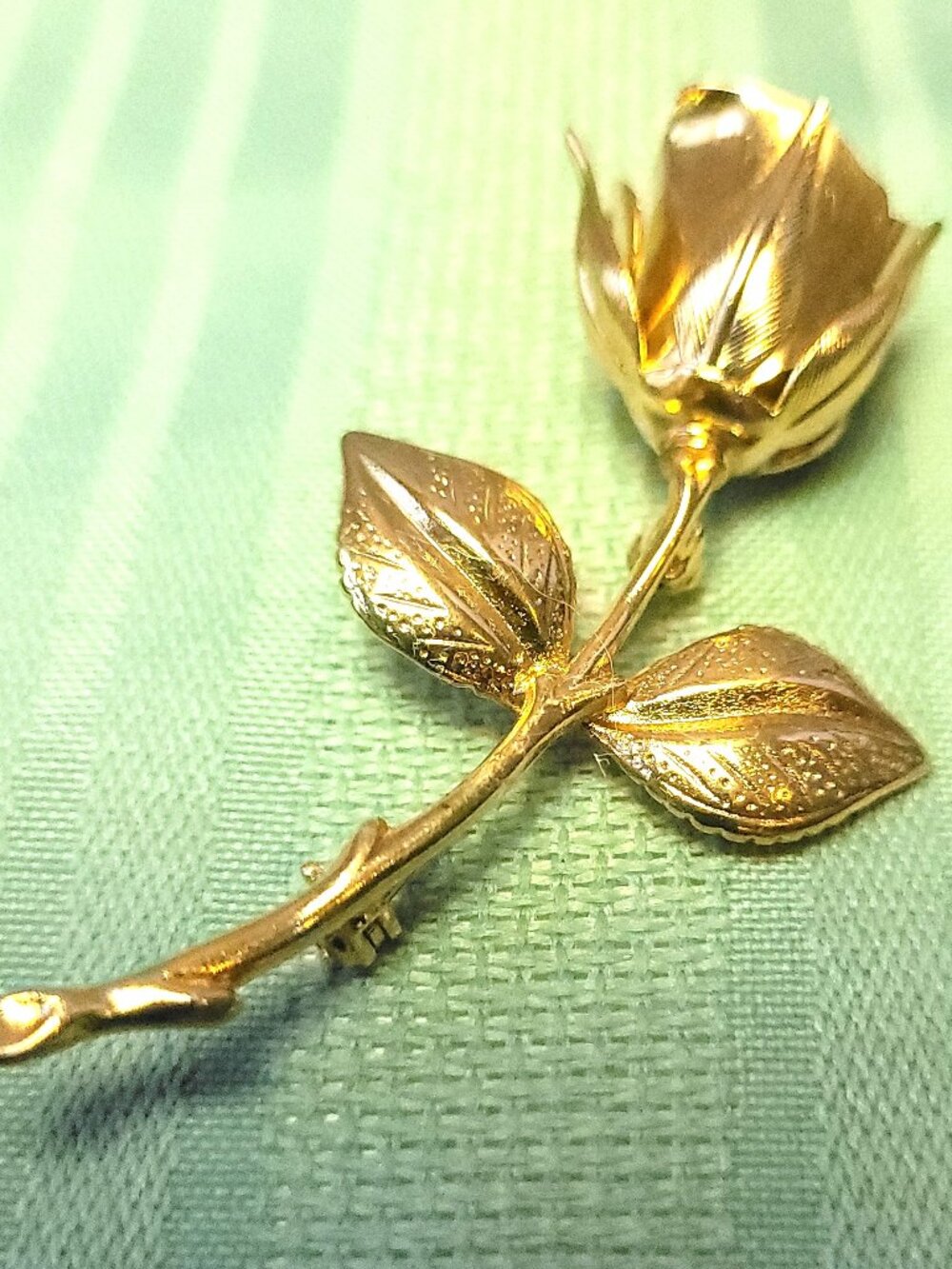 1960s Giovanni Gold Tone Rosebud Brooch Pin Long Stem Flower Floral Jewelry